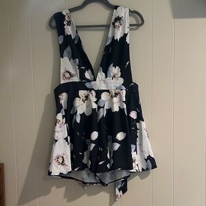 American Threads Floral V-Neck Romper - Black and White